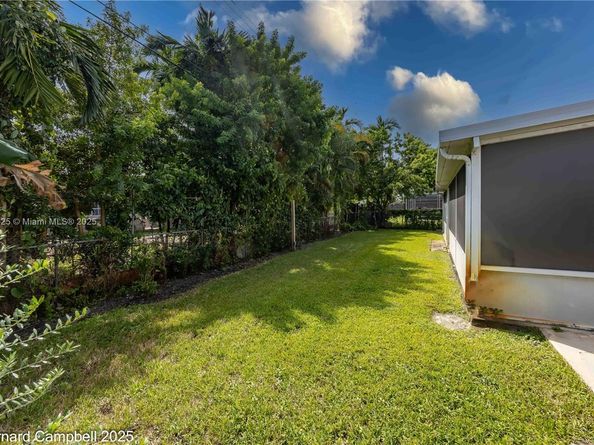 6612 Dahlia Dr, Miramar FL 33023