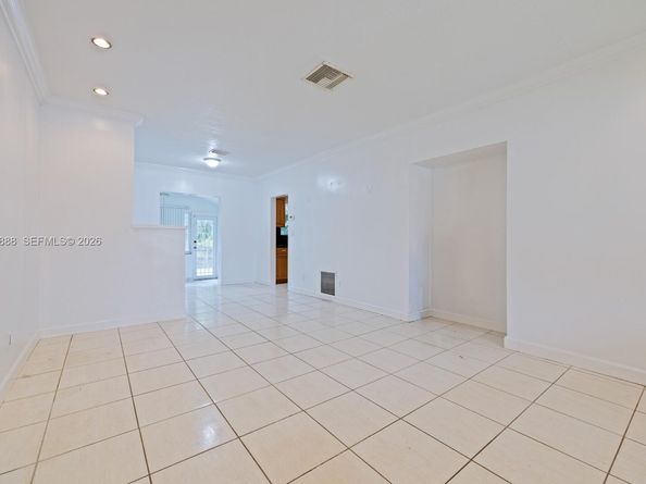 3050 NW 2nd St, Miami FL 33125