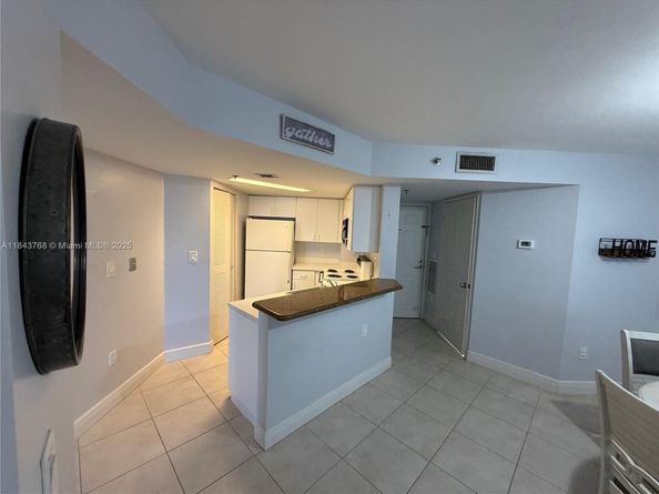 2351 Douglas Rd 1208, Miami FL 33145