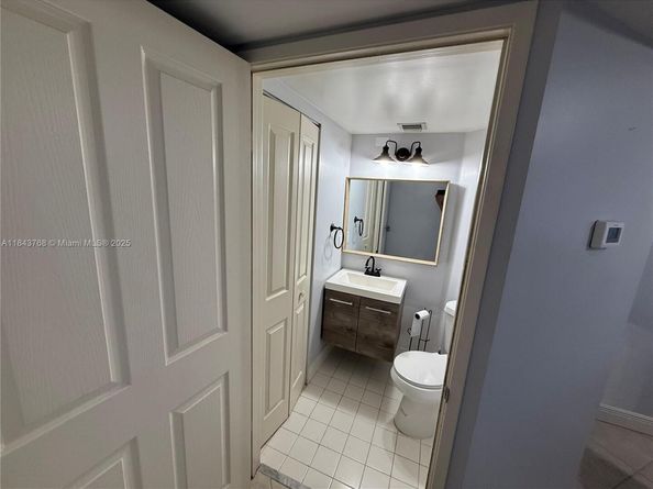 2351 Douglas Rd 1208, Miami FL 33145