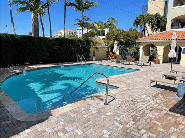 2351 Douglas Rd 1208, Miami FL 33145