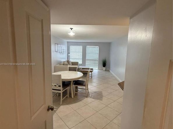 2351 Douglas Rd 1208, Miami FL 33145
