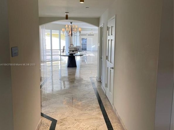 2351 Douglas Rd 1208, Miami FL 33145