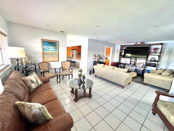 13261 SW 17th Ln, Miami FL 33175