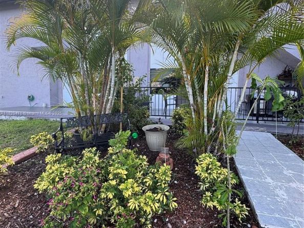 13261 SW 17th Ln, Miami FL 33175