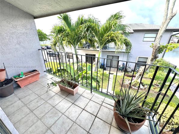13261 SW 17th Ln, Miami FL 33175