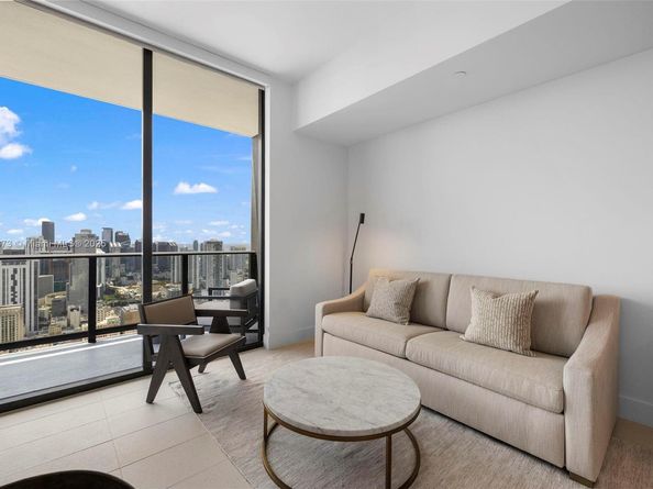 159 NE 6th St 5008, Miami FL 33132