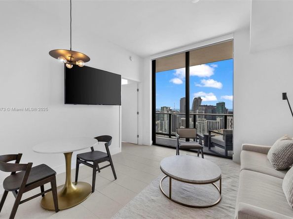 159 NE 6th St 5008, Miami FL 33132