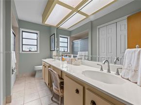 10651 SW 27th St, Davie FL 33328