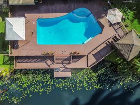 10651 SW 27th St, Davie FL 33328