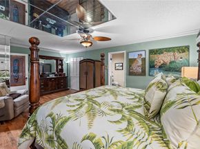 10651 SW 27th St, Davie FL 33328