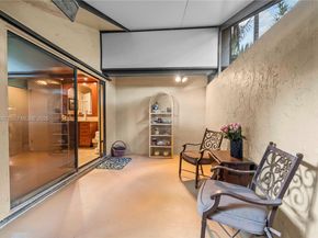 10651 SW 27th St, Davie FL 33328