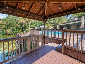 10651 SW 27th St, Davie FL 33328