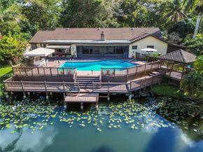 10651 SW 27th St, Davie FL 33328