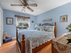 10651 SW 27th St, Davie FL 33328