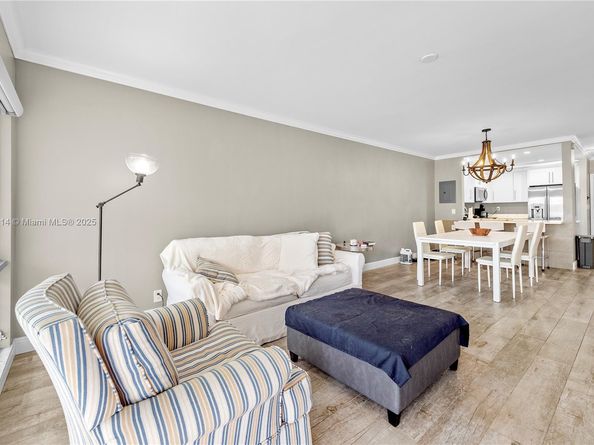 900 SW 12th St 206, Fort Lauderdale FL 33315