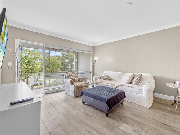 900 SW 12th St 206, Fort Lauderdale FL 33315