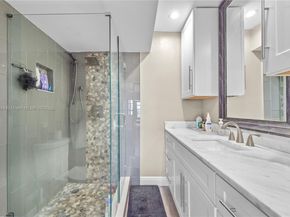 900 SW 12th St 206, Fort Lauderdale FL 33315