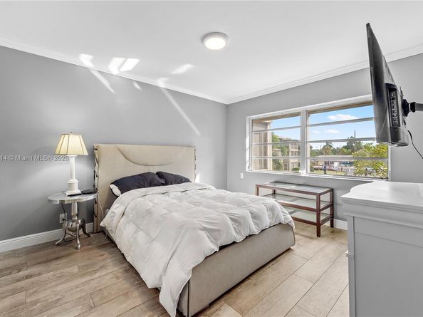 900 SW 12th St 206, Fort Lauderdale FL 33315