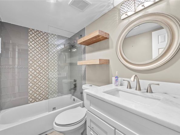 900 SW 12th St 206, Fort Lauderdale FL 33315