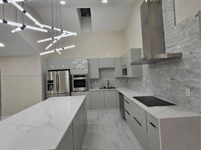 4 Alford Ct, Palm Beach Gardens FL 33418