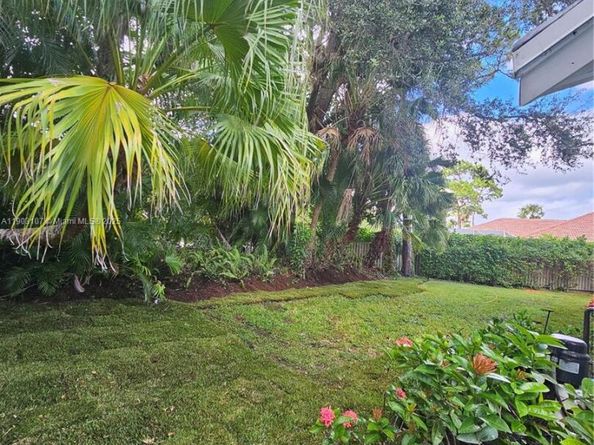 4 Alford Ct, Palm Beach Gardens FL 33418