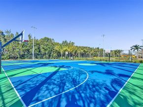 580 Egret Dr 220, Hallandale Beach FL 33009