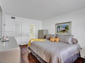 580 Egret Dr 220, Hallandale Beach FL 33009