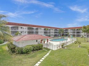 580 Egret Dr 220, Hallandale Beach FL 33009