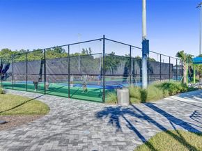 580 Egret Dr 220, Hallandale Beach FL 33009