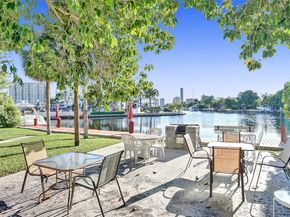 580 Egret Dr 220, Hallandale Beach FL 33009