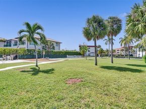 580 Egret Dr 220, Hallandale Beach FL 33009