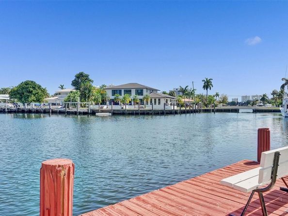 580 Egret Dr 220, Hallandale Beach FL 33009