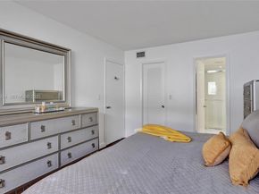 580 Egret Dr 220, Hallandale Beach FL 33009