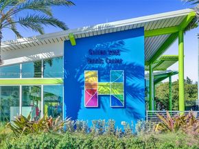 580 Egret Dr 220, Hallandale Beach FL 33009