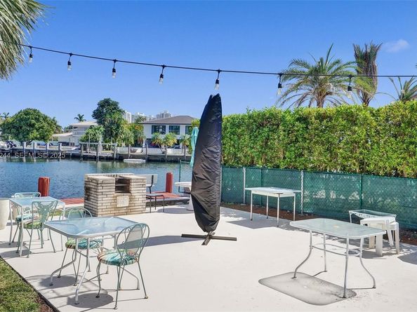 580 Egret Dr 220, Hallandale Beach FL 33009