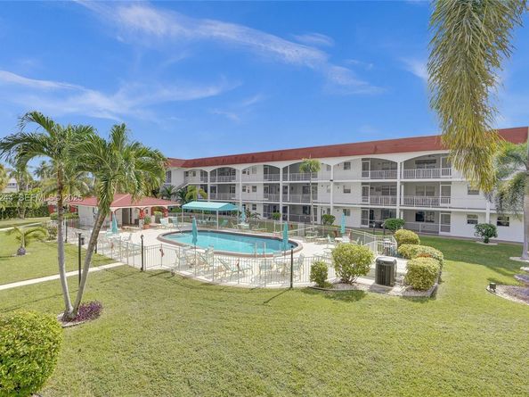 580 Egret Dr 220, Hallandale Beach FL 33009