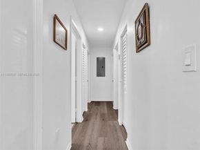 371 NW 101st Ter, Pembroke Pines FL 33026