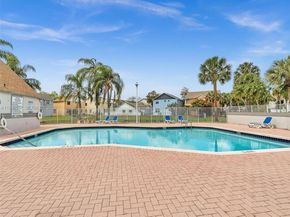 371 NW 101st Ter, Pembroke Pines FL 33026