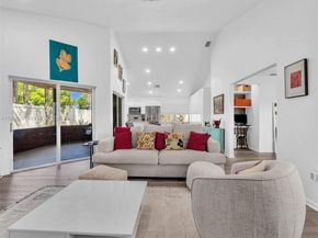 371 NW 101st Ter, Pembroke Pines FL 33026