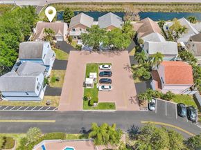 371 NW 101st Ter, Pembroke Pines FL 33026