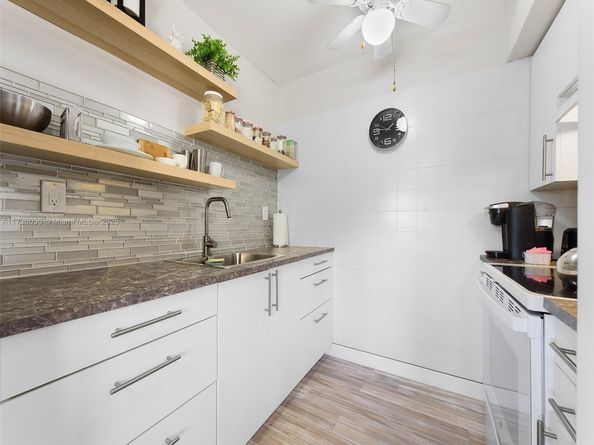 2145 Pierce St 320, Hollywood FL 33020