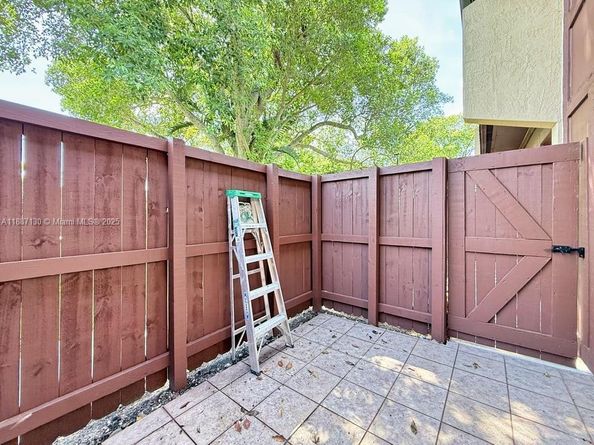 6639 SW 116th Pl A1, Miami FL 33173