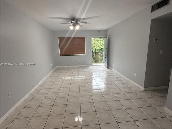 7505 SW 82nd St 314, Miami FL 33143