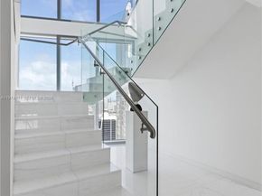 300 Biscayne Boulevard Way 5002 E, Miami FL 33131