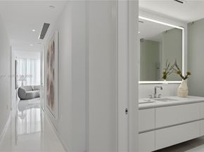 300 Biscayne Boulevard Way 5002 E, Miami FL 33131