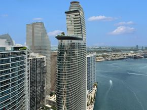 300 Biscayne Boulevard Way 5002 E, Miami FL 33131