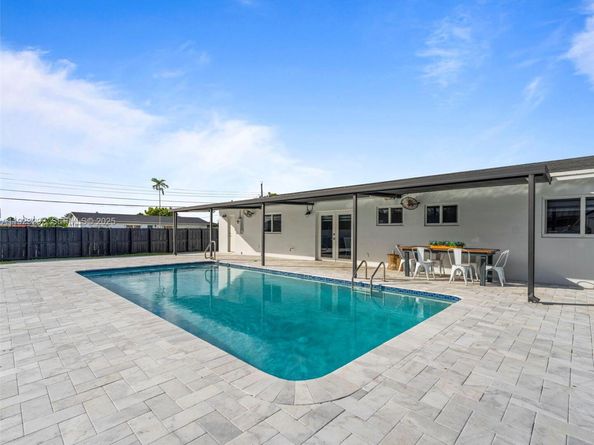 12842 SW 20th St, Miami FL 33175