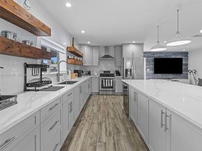 12842 SW 20th St, Miami FL 33175