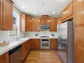 231 Peppermint Tree Terrace 3, Sunnyvale CA 94086